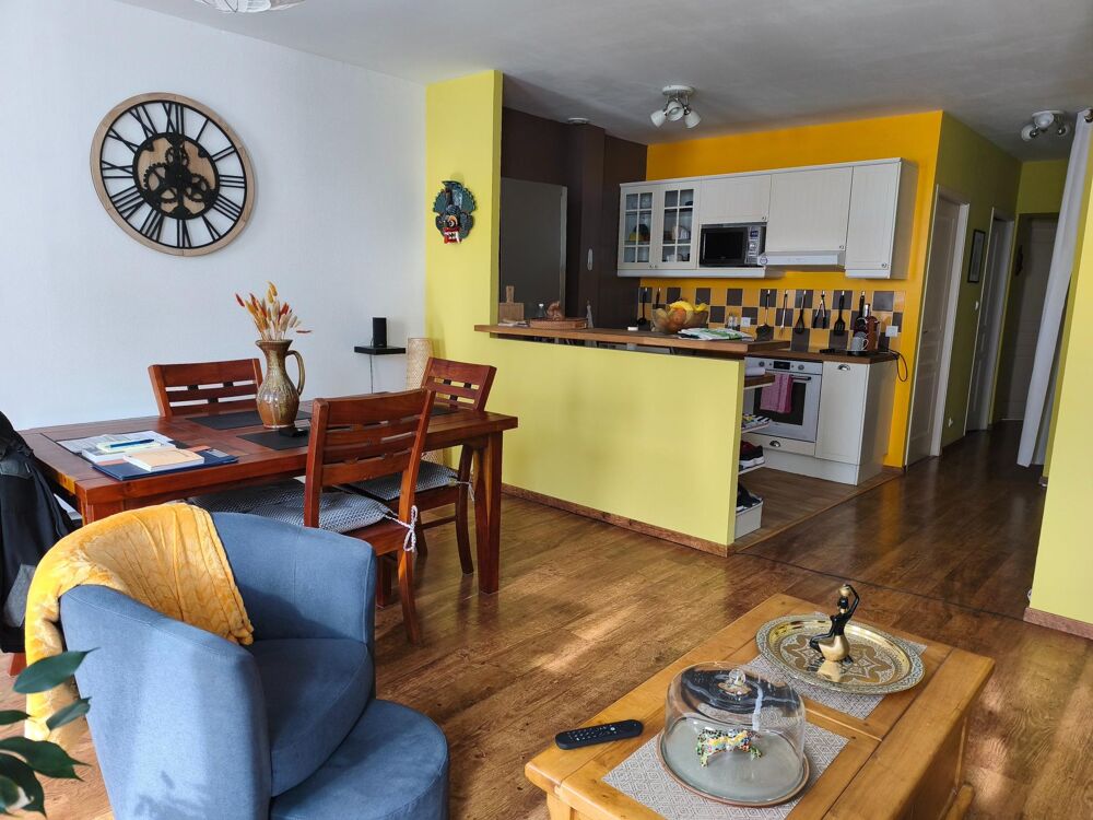 Vente Immeuble MONTAGNE – 2 logements loués + local commercial de 50 m² Montagne