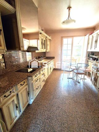  Maison à vendre 11 pièces 239 m²