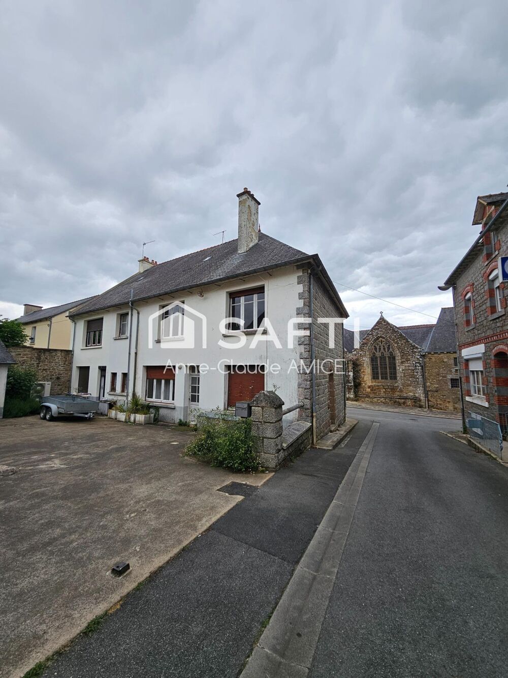 Maison en pierre au coeur de Lanrelas 167 m²