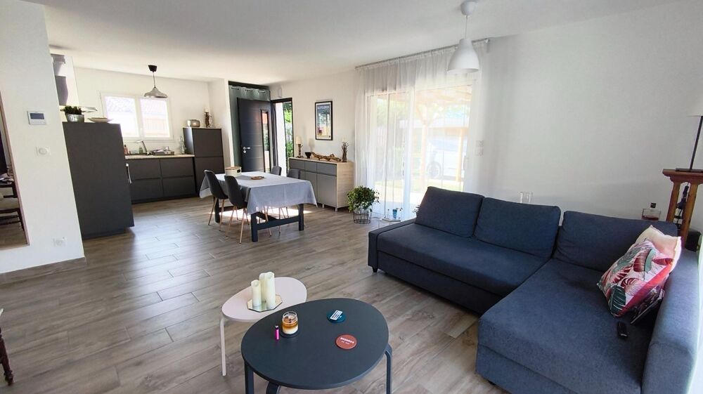 Maison plain-pied 2022 sous décennale  3 chambres  89 m²  terrain 747 m²  DPE A