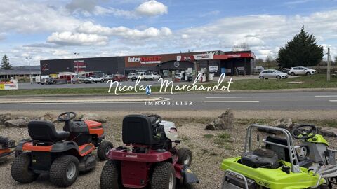 Local commercial id&eacute;alement plac&eacute; + parking 1600 12340 Bozouls