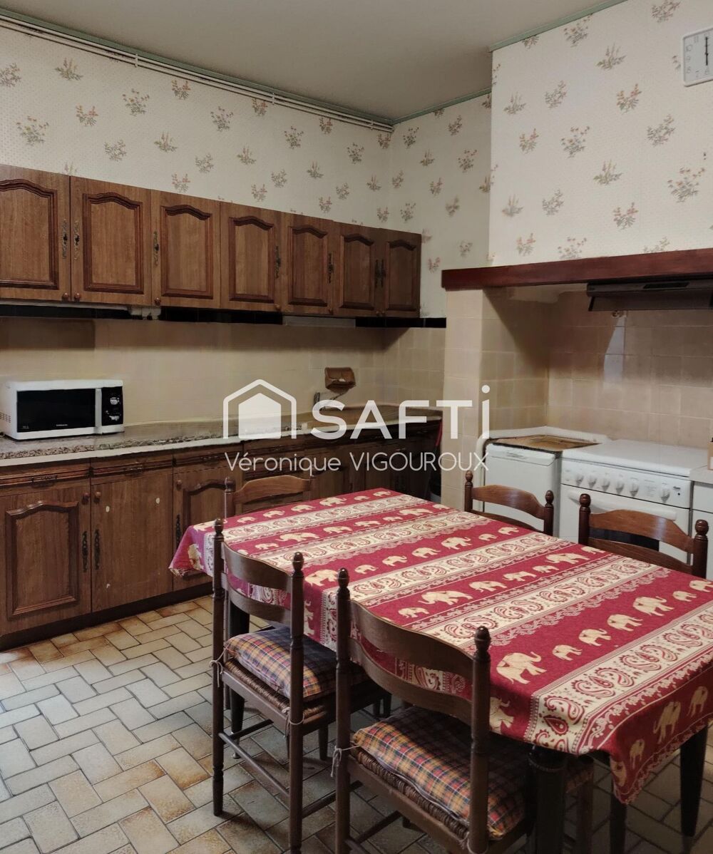 Grande Maison avec dépendances sur terrain 1.7ha