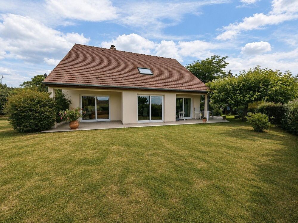 AHUY  Maison d'architecte T6, terrain 716m2