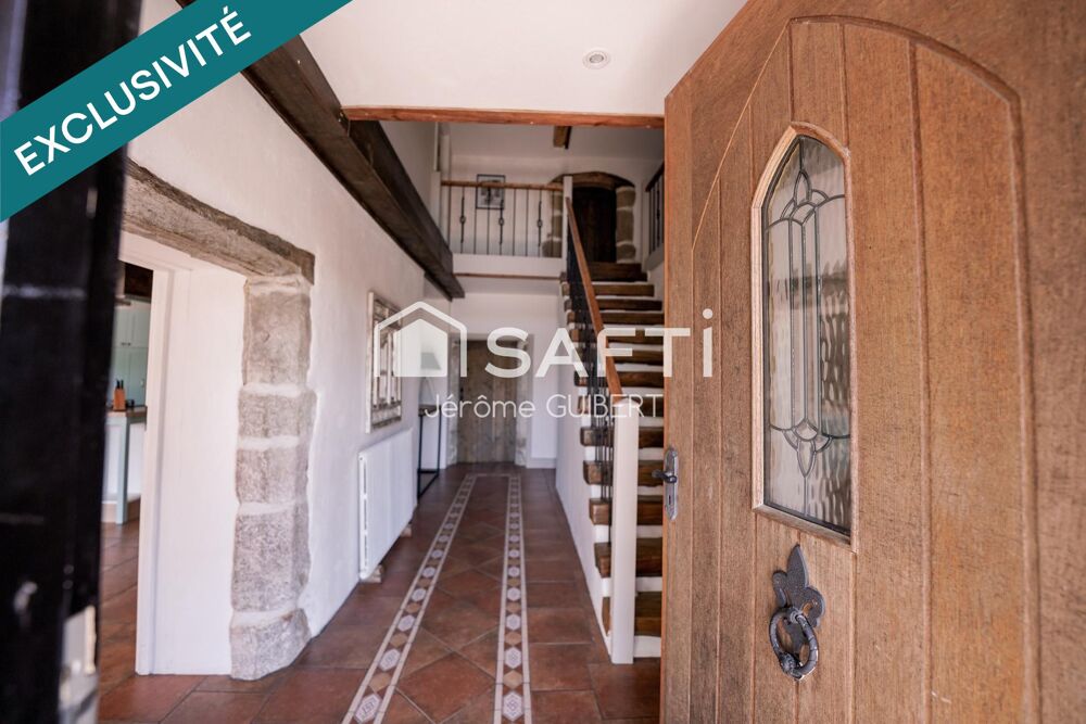 Vente Maison Magnifique propriété de charme avec deux maisons, piscine et dépendances – 425 m² Bressuire