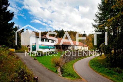 Dans un cadre exceptionnel de verdure et de calme, murs et fonds d'un g&icirc;te d'&eacute;tape et de 2 autres g&icirc;tes ruraux 468000 70310 Corravillers