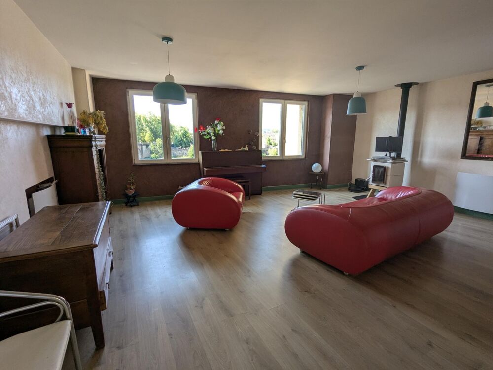 Appartement duplex avec piscine, jardin et vue