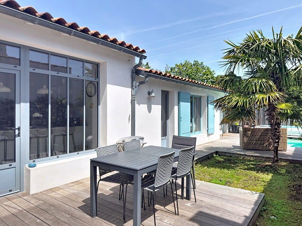 MAISON 4 CHAMBRES CLÉ EN MAIN AVEC PISCINE CHAUFFÉE ET SPACIEUSE PIÈCE DE VIE