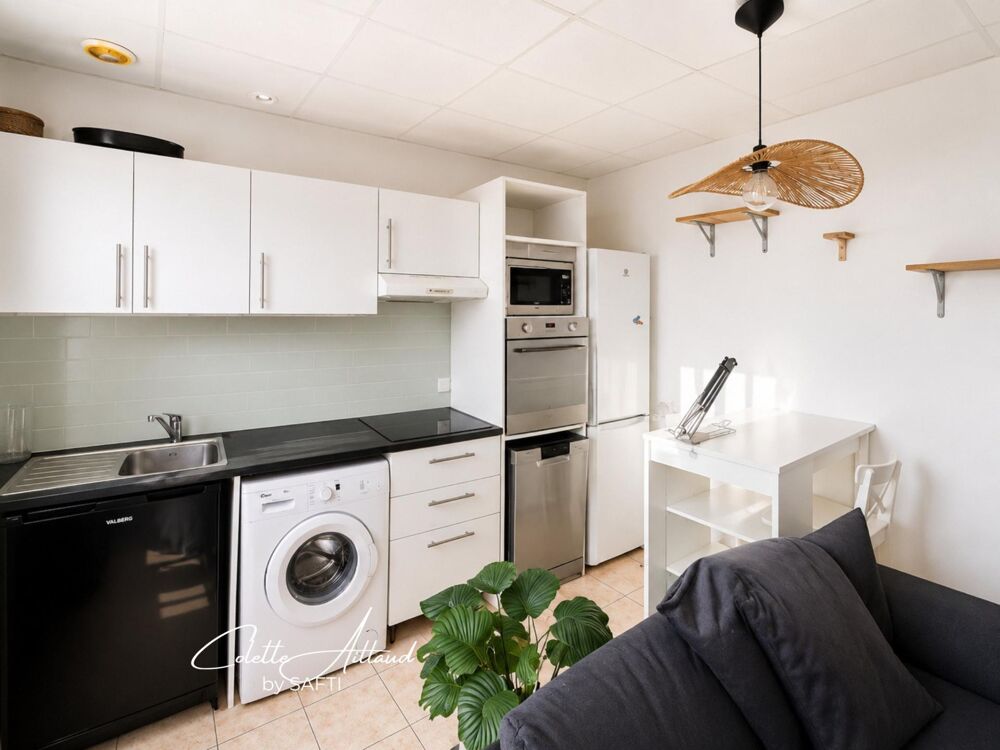 GRÉASQUE, MAISON DE VILLAGE DE 159 M² AVEC POTENTIEL LOCATIF