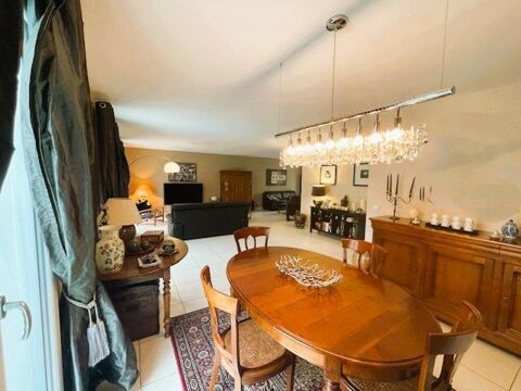 Vente Maison Villa de standing avec grande piscine chauff�e & jardin paysag� Aigremont