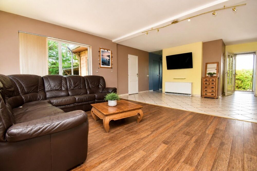 Vente Maison Plain-pied familial sur plus de 2 000 m² au calme des champs Aix en pevele