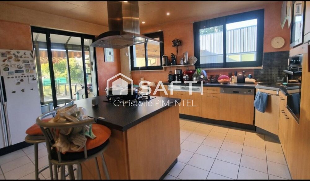 Vente Maison Maison familiale avec piscine et beaux volumes Serres-castet