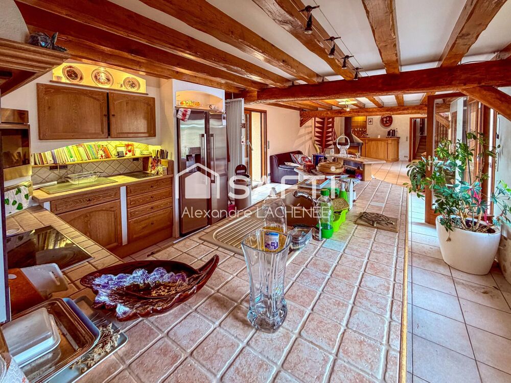 Maison de 223m2 d'exception avec rivière en jardin 2 033m2