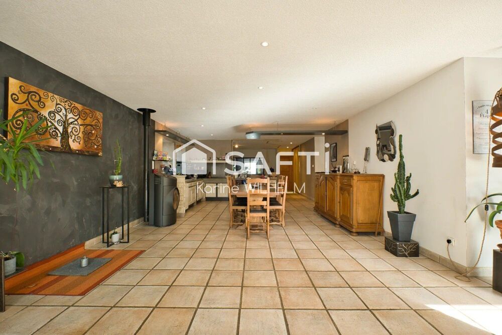 Maison de 7 pièces de 245 m² située à Ochey