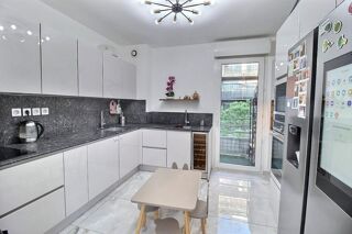  Appartement  vendre 4 pices 111 m