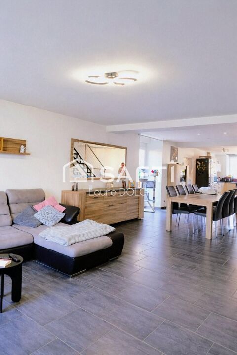   Maison 211 m�  -6 pi�ces - fort potentiel Maison - 6 pi�ce(s) - 211 m�