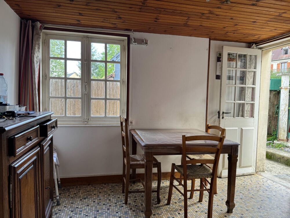 Vente Maison Maison de bourg avec jardin, non mitoyenne, de plus de 110 m². Garage, grand carport - fort potentiel. Cambremer