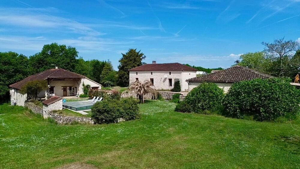 Vente Maison Propriété en pierre avec dépendances et piscine Hautefage-la-tour