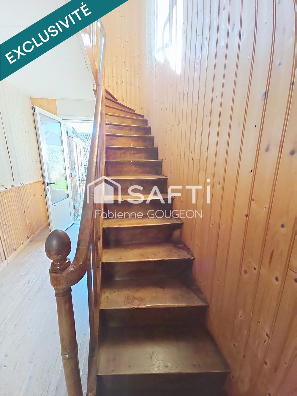 Maison en pierre de 113 m² a restaurer avec dépendances et jardin