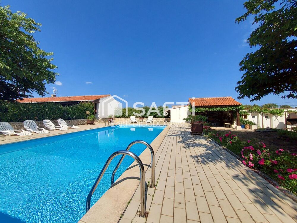Maison 8 pièces 225 m² · à Saint-Vincent-sur-Graon · 225 m² · 311 000 €