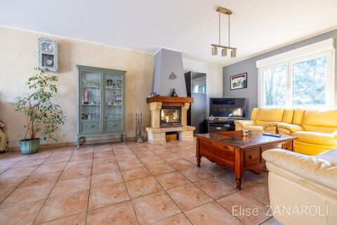   Maison individuelle avec grand terrain et vue d�gag�e! Maison - 5 pi�ce(s) - 137 m�