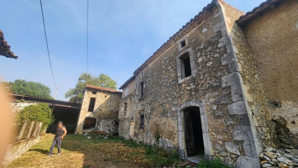 Vente Maison Ensemble immolier dans hameau Montjoie-en-couserans