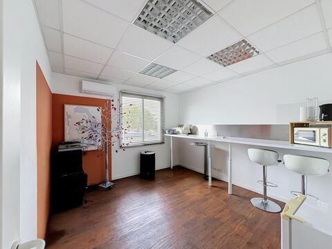  A louer local commercial 85 m² agréable et équipé 
