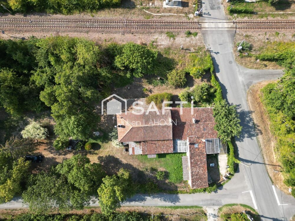 Vente Maison Ensemble immobilier avec deux maisons et terrain Brives-sur-charente