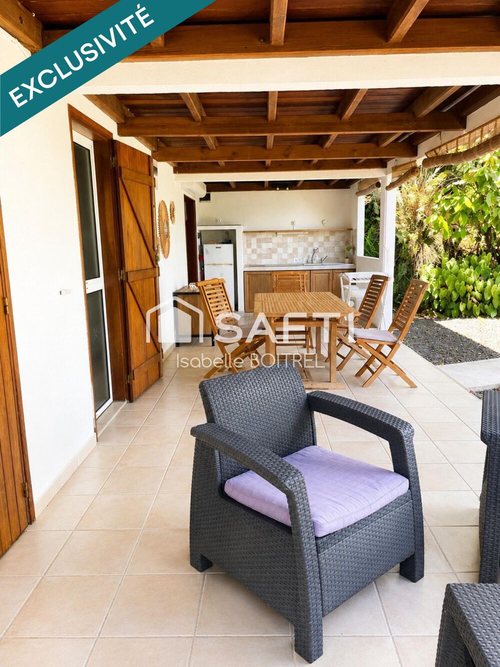 Villa T5 avec vue mer et beaux volumes.