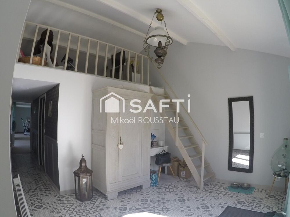Vente Maison Propriété haut de gamme, piscine, jacuzzi, studio, grand garage Cisse