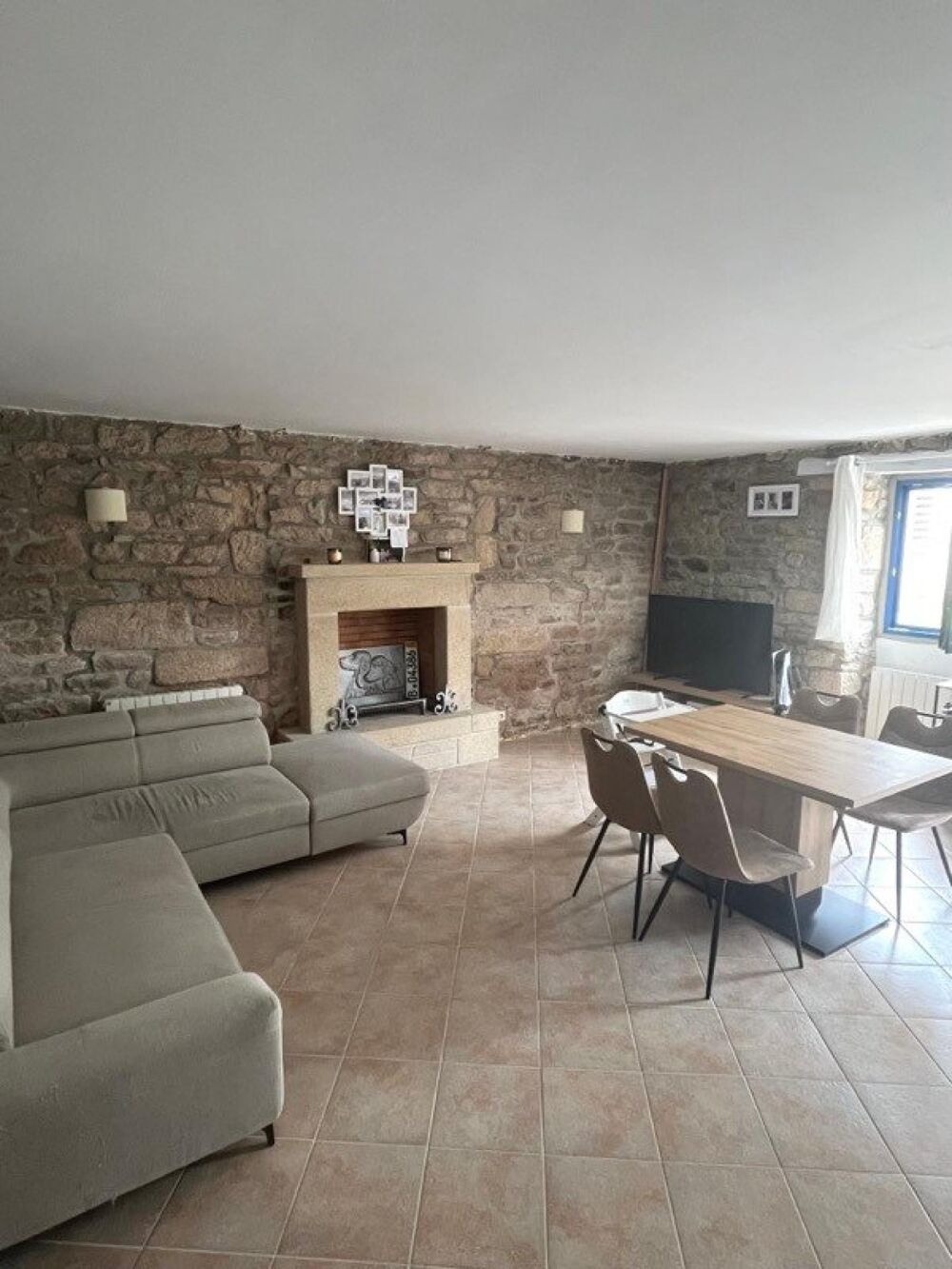 Peaule: petite maison en pierre en impasse!
