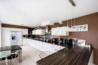  Maison � vendre 8 pi�ces 236 m�