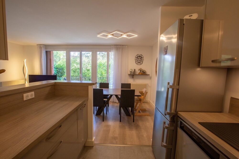 Vente Appartement LE MESNIL-SAINT-DENIS - SUPERBE 3-PIÈCES RÉNOVÉ AVEC TERRASSE, PARKING ET CAVE Le mesnil-saint-denis