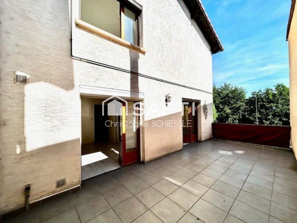 Appartement duplex T5 de 105 M2 avec terrasse , garage ,cave , buanderie