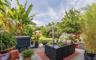 Vente Maison Maison meulière de caractère avec jardin, jacuzzi et combles aménageables Villeneuve-le-roi