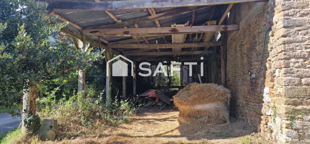 Corps de ferme à rénover sans vis à vis.