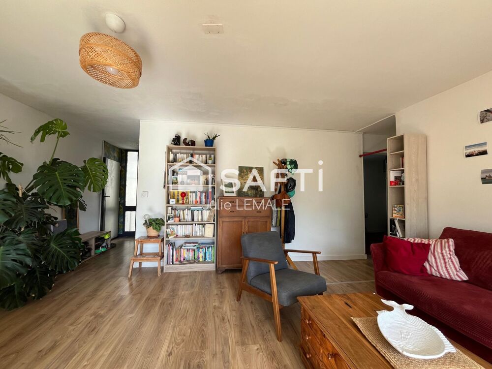 Au dernier étage , Appartement T3 lumineux dans le secteur recherché de Talence Bagatelle.
