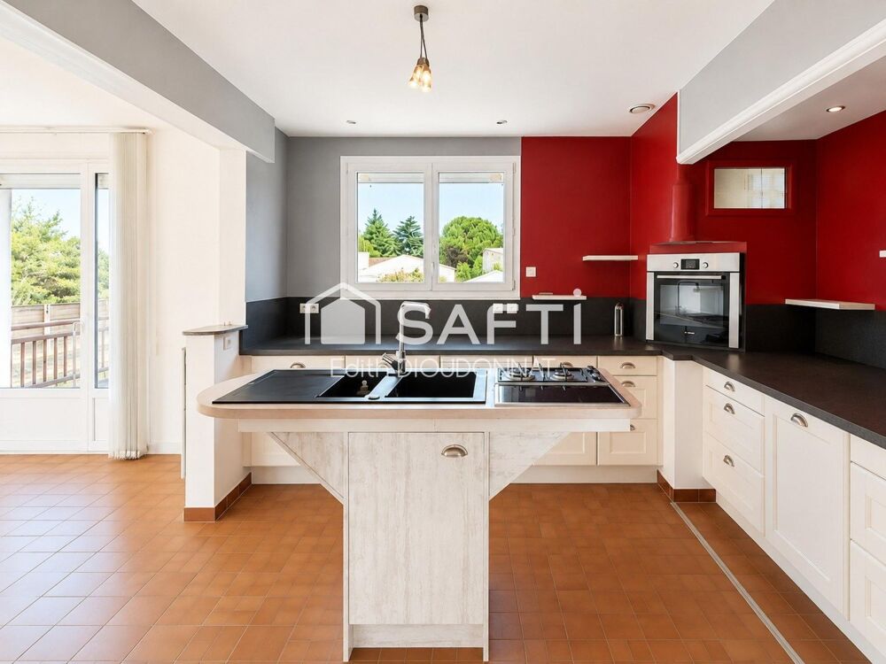 Maison 5 pièces 140 m² · à Angles · 140 m² · 225 000 €