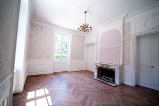  Maison à vendre 14 pièces 360 m²