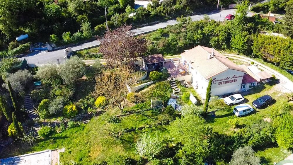 double habitation sur 2 200 m² de terrain piscinable