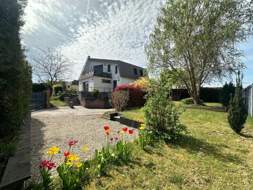 Maison 8 pièces 176 m² · à Magny-les-Hameaux · 176 m² · 699 000 €