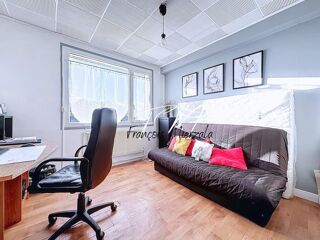  Immeuble � vendre 83 m�