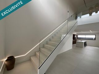  Maison � vendre 6 pi�ces 205 m�