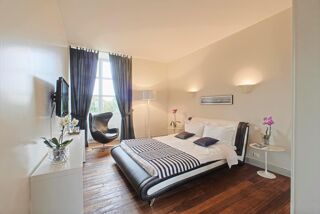  Propri�t�/ch�teau � vendre 15 + pi�ces 3570 m�