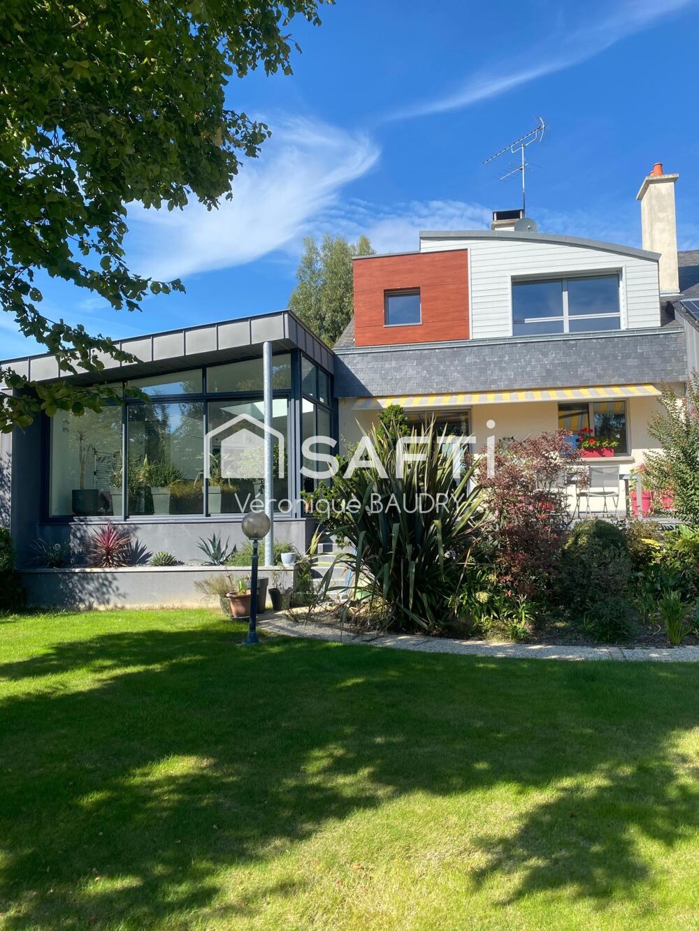 Vente Maison Maison 200m² 5 ch 2 bureaux dépendances grd jardin Domagne