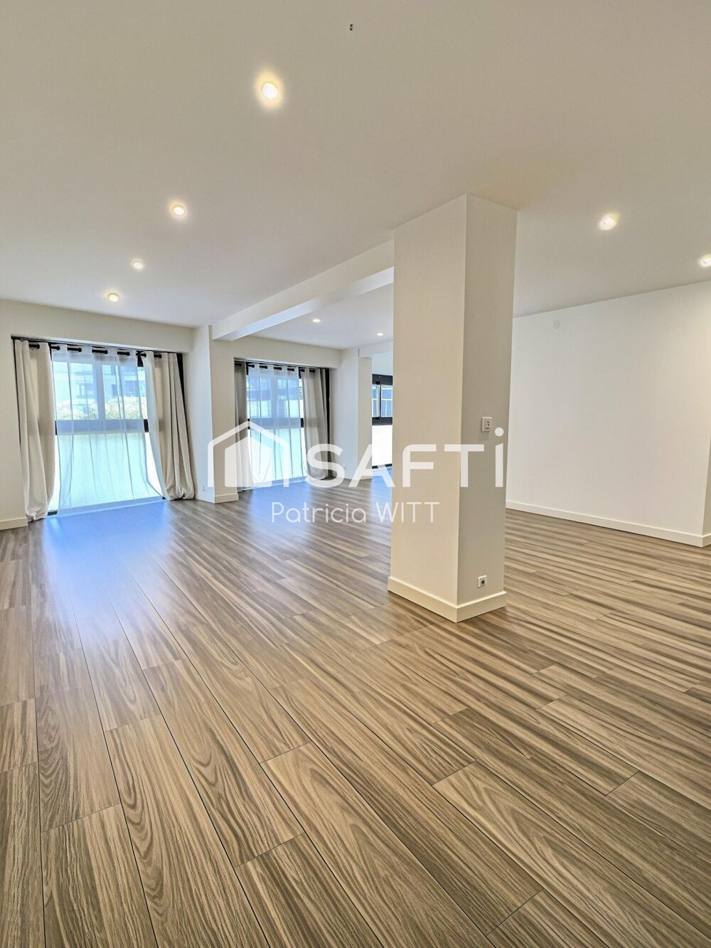 À 20 min de Genève en tram  Appartement 120 m² entièrement rénové au coeur dAnnemasse, parking
