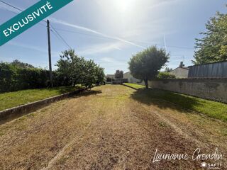 Vente Immeuble TERRAIN CONSTRUCIBLE ET HANGARS LA VERGNE 17400 La vergne