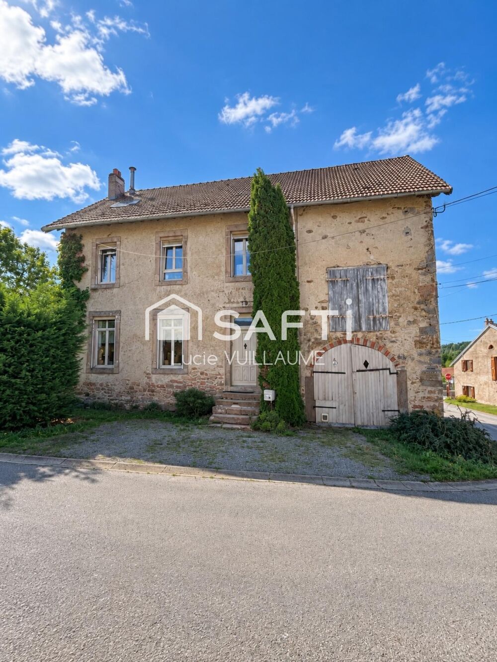 Maison de caractère de 210 m²  beau potentiel