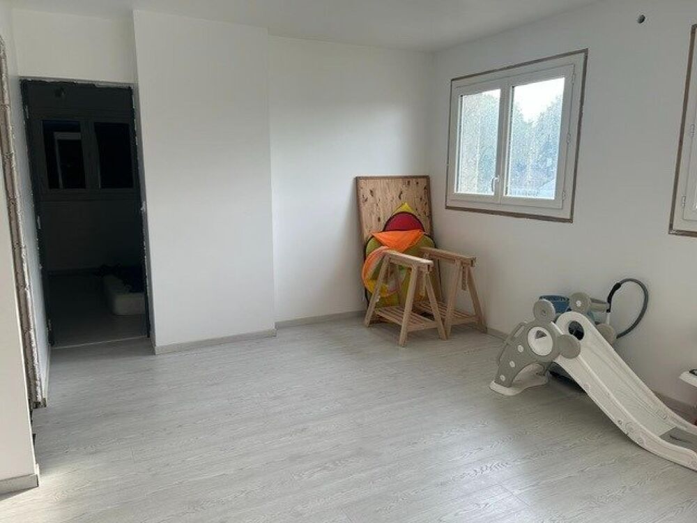A proximité D'Ezy-sur-Eure découvrez cette maison familiale de 130m² située dans un environnement CHIC et résidentiel. son atout