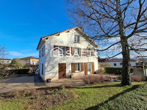   GRANDE MAISON FAMILIALE AVEC POTENTIEL DE DEVELOPPEMENT Maison - 6 pi�ce(s) - 176 m�