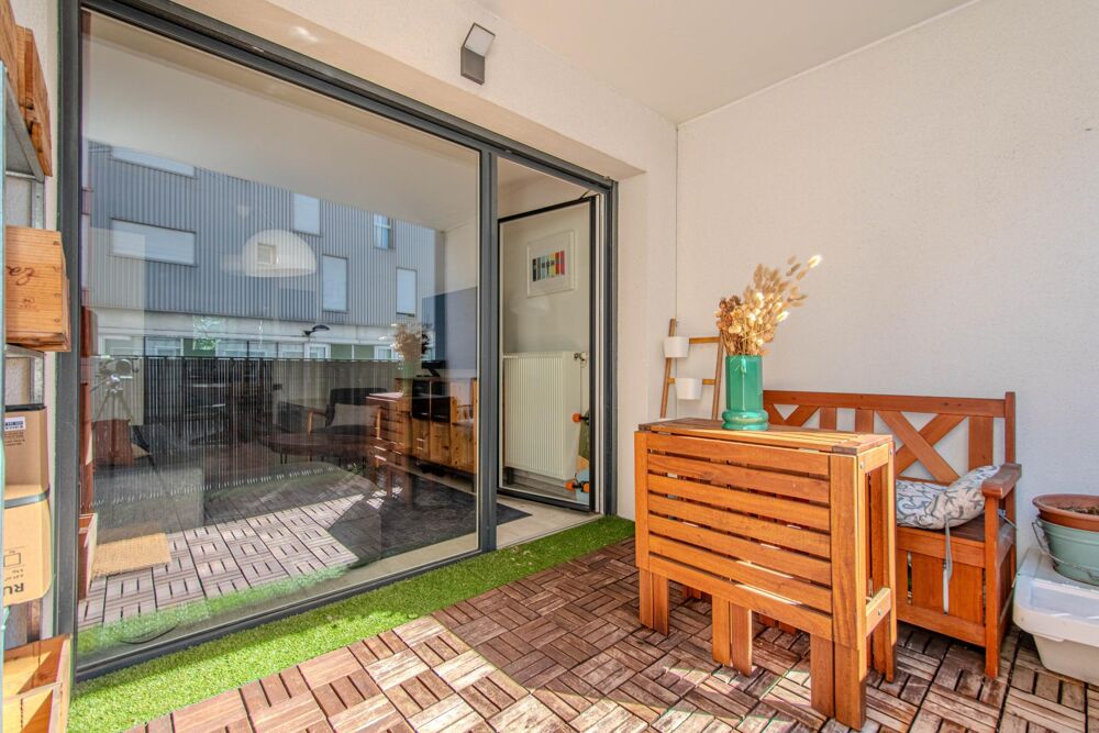 Vente Appartement BORDEAUX BASSINS A FLOTS Appartement 2 chambres, balcon, parking Bordeaux